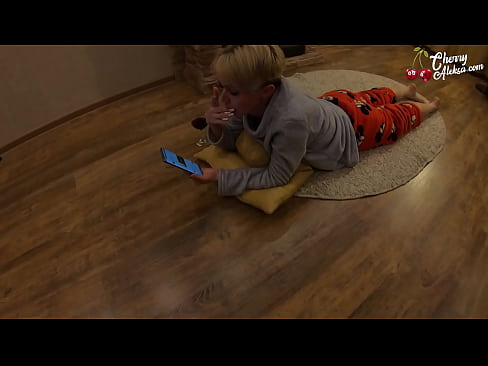 ❤️ Hullu blondi imee valtavaa mulkkua imee ja pomppii sen päällä - anaaliseksiä Kotitekoinen porno at us